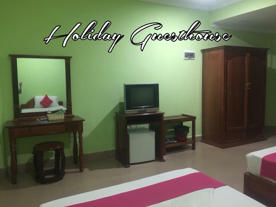 Holiday Guesthouse พระตะบอง ภายนอก รูปภาพ